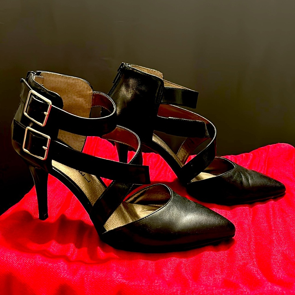 Black leather Michael Kors strappy stilletos Size 8 medium